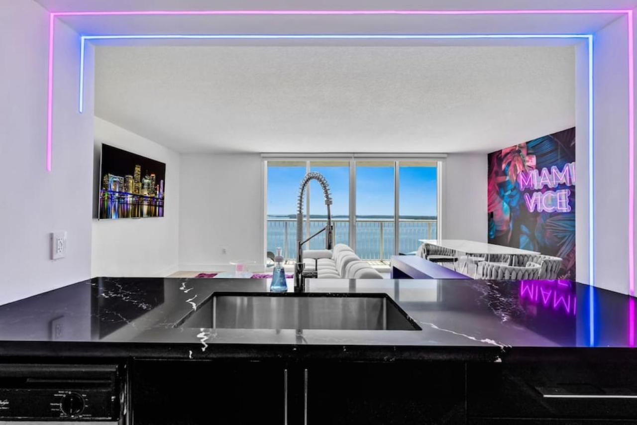 Miami Vice Oceanfront Sky Villa Ngoại thất bức ảnh