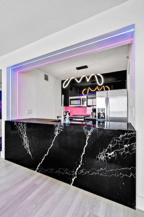 Miami Vice Oceanfront Sky Villa Ngoại thất bức ảnh