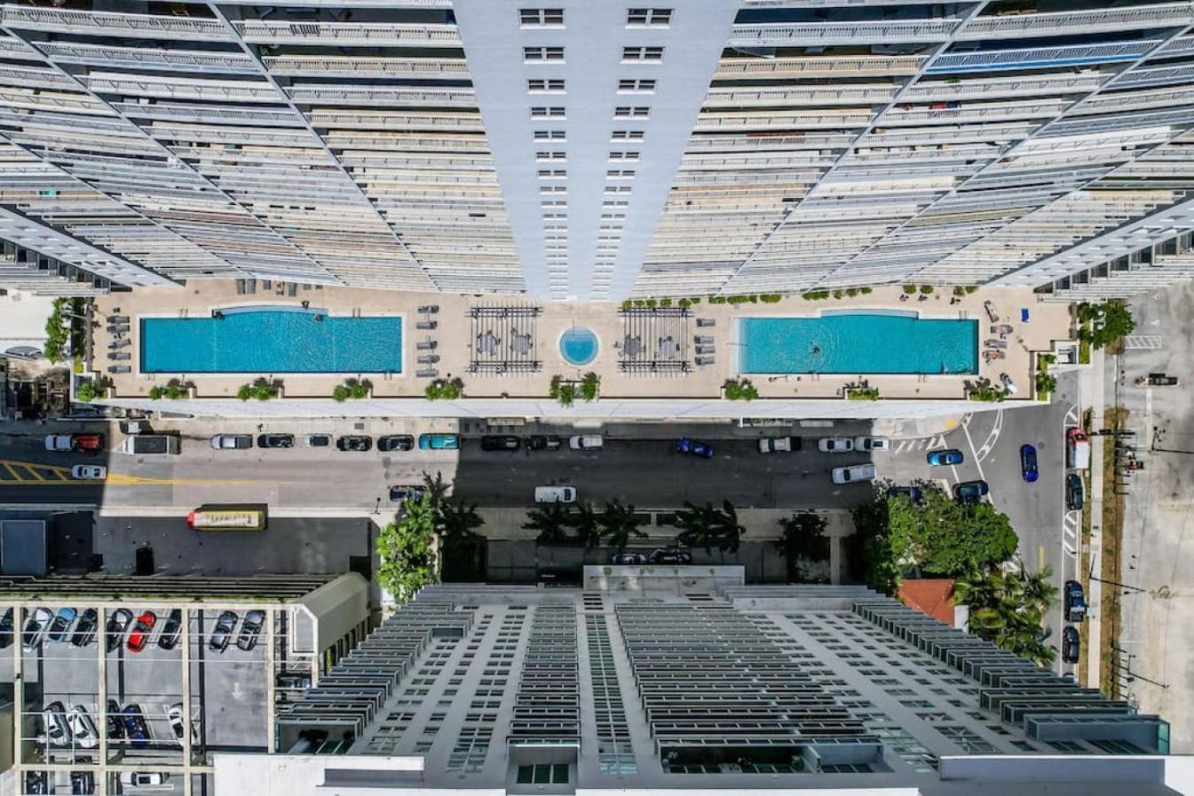 Miami Vice Oceanfront Sky Villa Ngoại thất bức ảnh