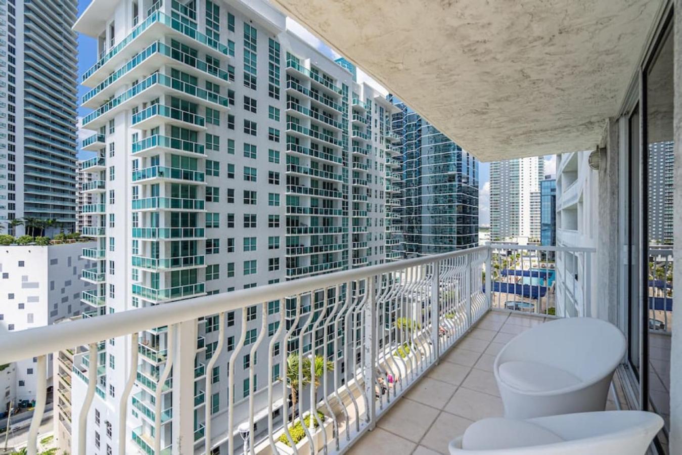 Miami Vice Oceanfront Sky Villa Ngoại thất bức ảnh
